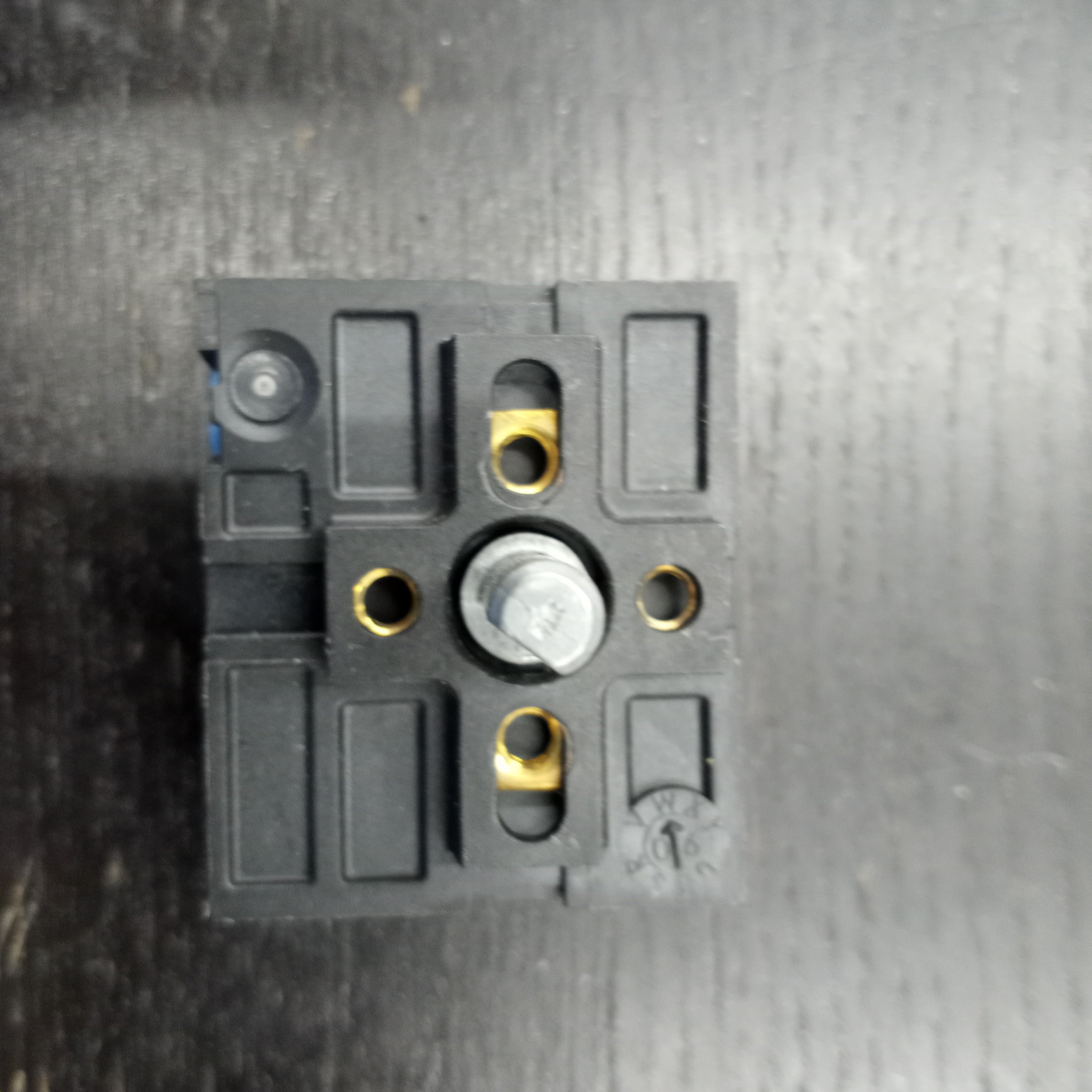 Whirlpool Range Dual Infinite Switch W10437092 (5055073066) Whirlpool Range Dual Infinite Switch W10437092 (5055073066)